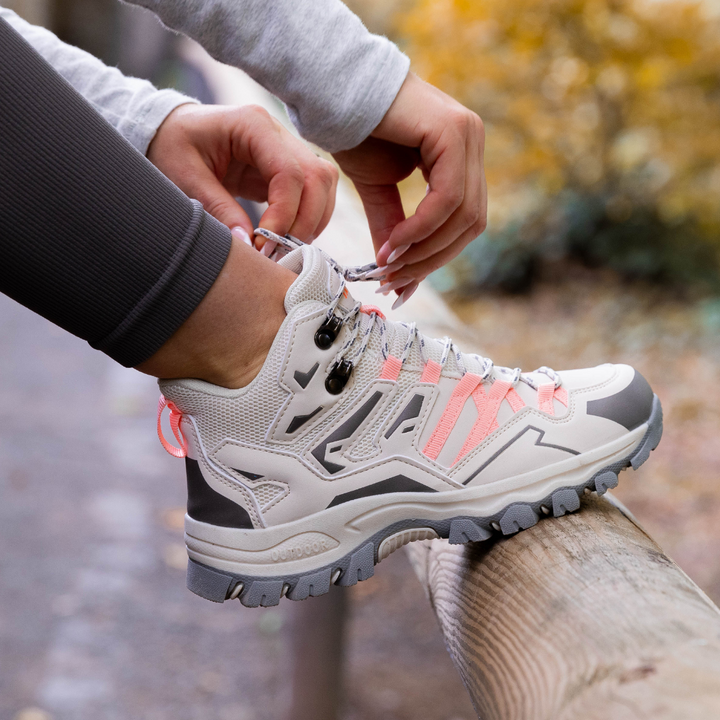 "Leichte orthopädische Wanderschuhe für Damen mit abnehmbarem Riemen, rutschfester Sohle und wasserfester Oberfläche."