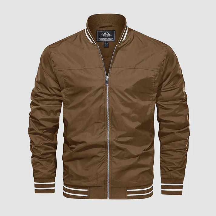 "Leichte zweifarbige Herrenjacke, modern und stilvoll, mit bequemer Passform und zeitgemäßer Eleganz."