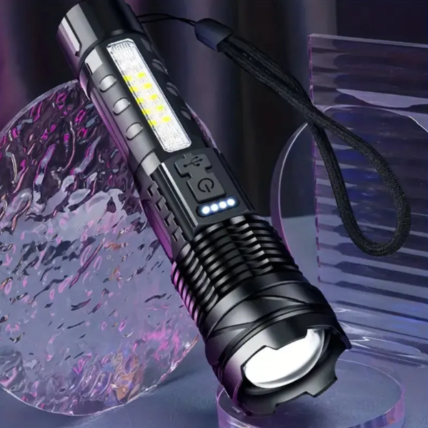 Leistungsstarke LED-Taschenlampe, 5000 Lumen, wasserdicht, mit Zoom, robustes Gehäuse, outdoor-geeignet.