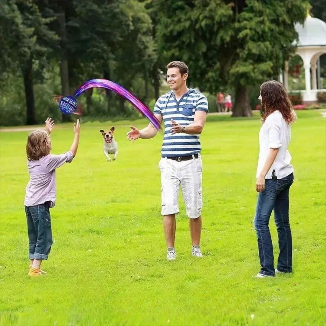 "Leuchtender schwebender Spielball mit LED-Effekten, ideal für drinnen und draußen. Fördert Spielspaß und Kreativität."