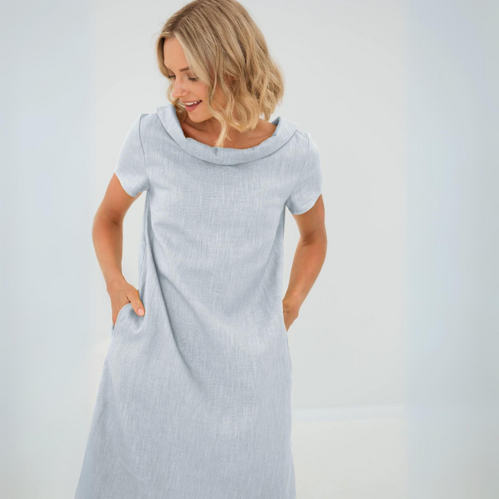 "Luftiges, atmungsaktives Leinenkleid in A-Linie, ideal für sommerliche Tage, zeitlose Eleganz für jede Gelegenheit."