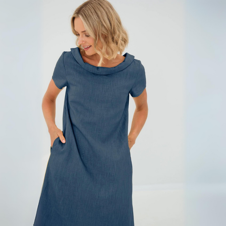 "Luftiges, atmungsaktives Leinenkleid in A-Linie, ideal für sommerliche Tage, zeitlose Eleganz für jede Gelegenheit."