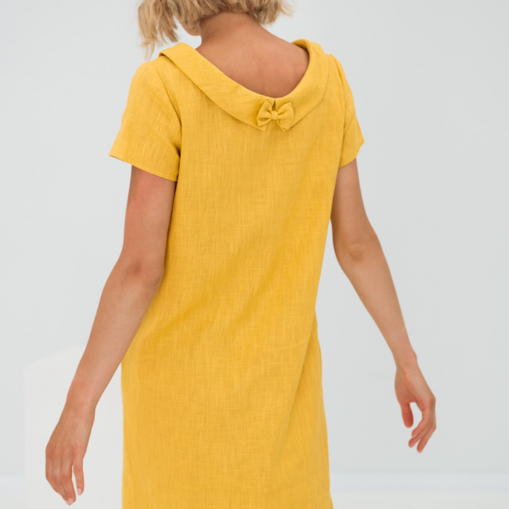 "Luftiges, atmungsaktives Leinenkleid in A-Linie, ideal für sommerliche Tage, zeitlose Eleganz für jede Gelegenheit."
