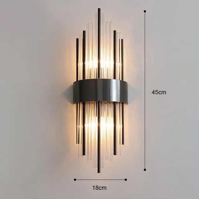 Luxuriöse LED-Wandleuchte mit goldenem Finish und opulentem Design, ideal für elegantes, stimmungsvolles Ambiente.
