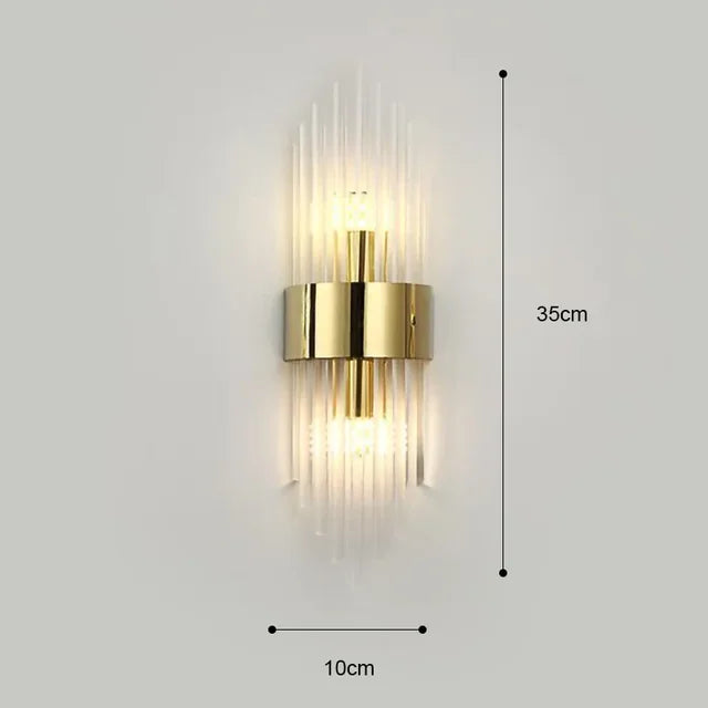 Luxuriöse LED-Wandleuchte mit goldenem Finish und opulentem Design, ideal für elegantes, stimmungsvolles Ambiente.
