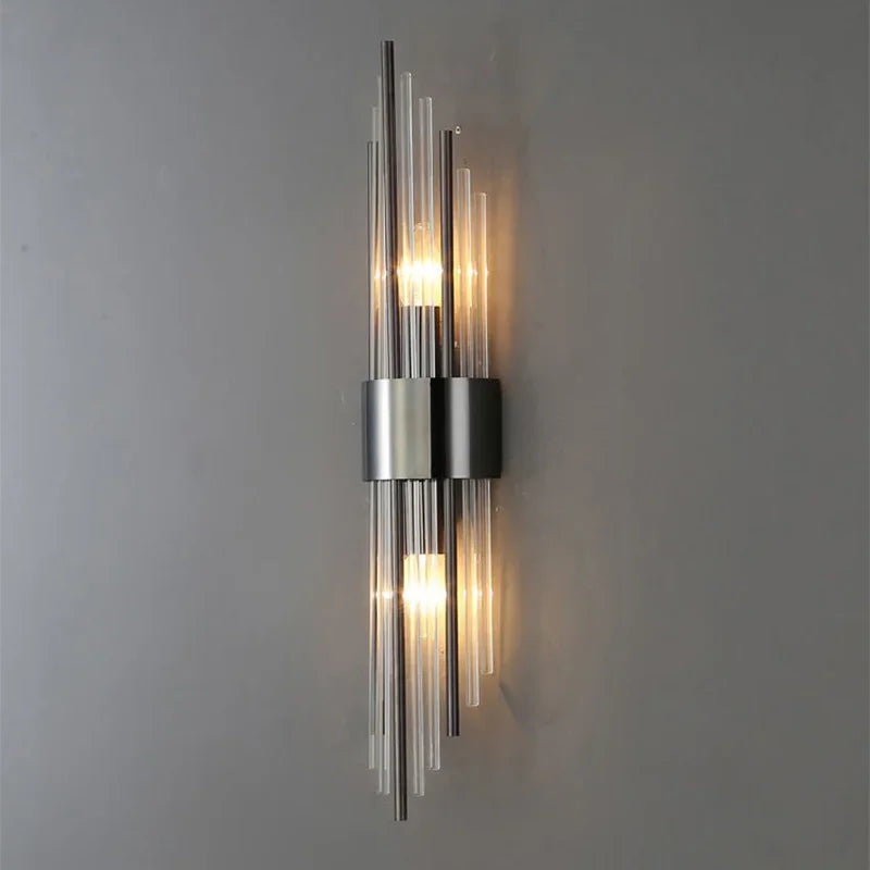 Luxuriöse LED-Wandleuchte mit goldenem Finish und opulentem Design, ideal für elegantes, stimmungsvolles Ambiente.