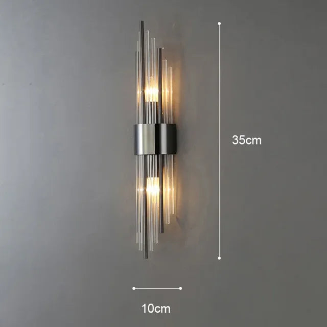 Luxuriöse LED-Wandleuchte mit goldenem Finish und opulentem Design, ideal für elegantes, stimmungsvolles Ambiente.