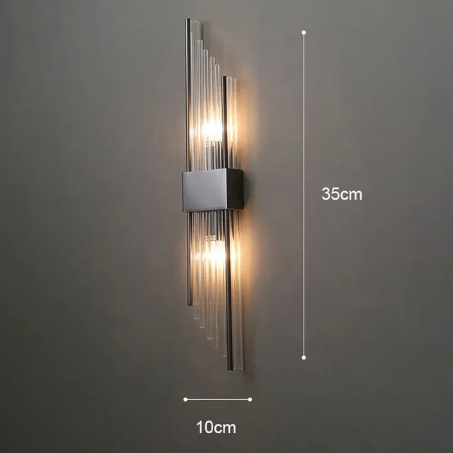 Luxuriöse LED-Wandleuchte mit goldenem Finish und opulentem Design, ideal für elegantes, stimmungsvolles Ambiente.
