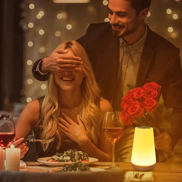 "Magisches Nachtlicht dimmbar mit Farbwechsel, Touchsteuerung und Fernbedienung, sorgt für stimmungsvolle Beleuchtung."