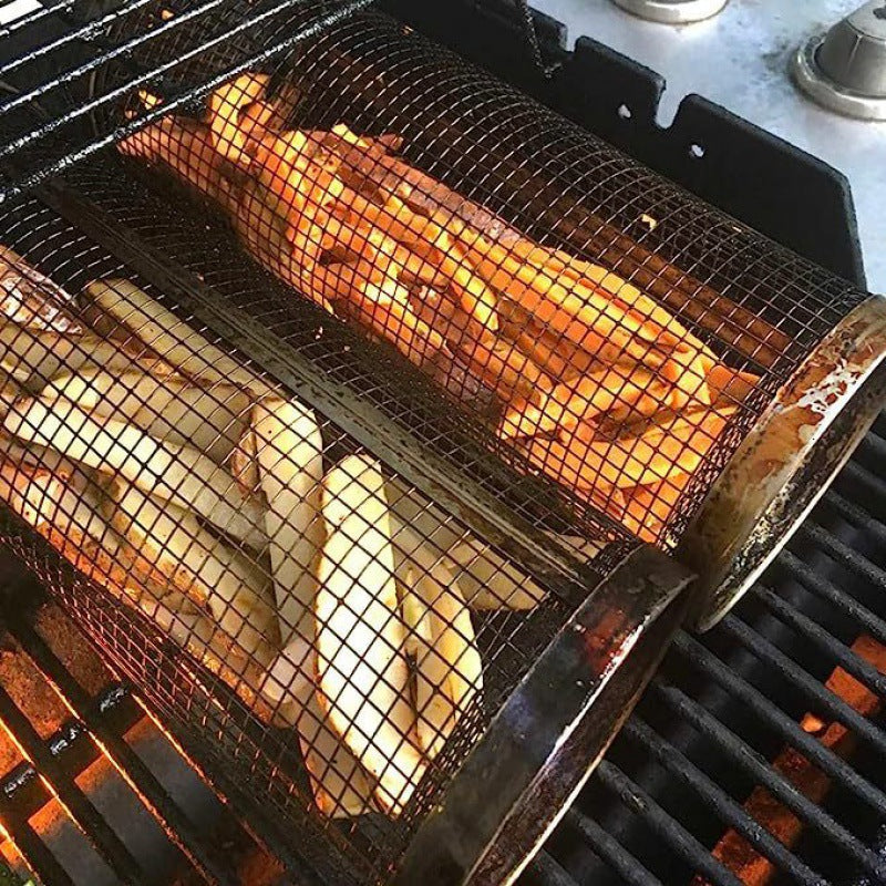 "Metall-Grillkorb für BBQ, perforiertes Design, ergonomische Griffe, ideal für Fleisch, Gemüse und Meeresfrüchte."