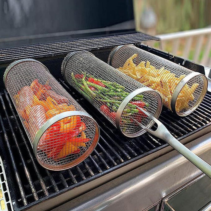 "Metall-Grillkorb für BBQ, perforiertes Design, ergonomische Griffe, ideal für Fleisch, Gemüse und Meeresfrüchte."