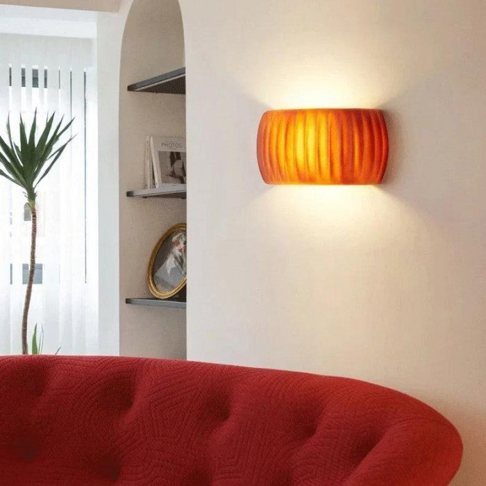 Moderne Art Deco Harz gerippte Wandleuchte für Zuhause