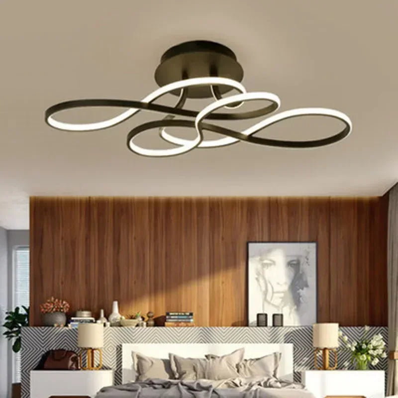 "Moderne Deckenleuchte mit klaren Linien, schlanker Silhouette und warmem Licht für luxuriöse Wohnräume."