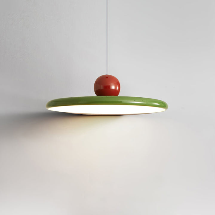 "Moderne Hängelampe mit glänzender Oberfläche, minimalistisches Design, in Rot-Beige, Rot-Grün, Rot-Rot Farbtönen."