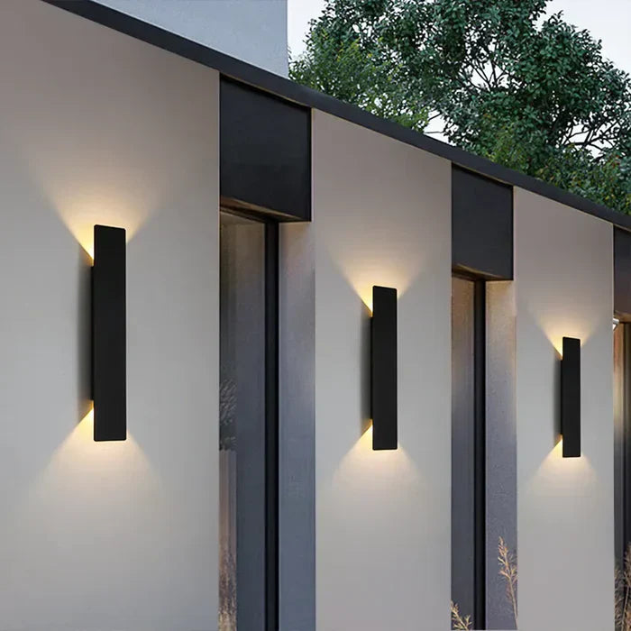 "Moderne wetterfeste Outdoor-Wandleuchte aus Aluminium, ideal für Gärten und Terrassen, elegant und robust."