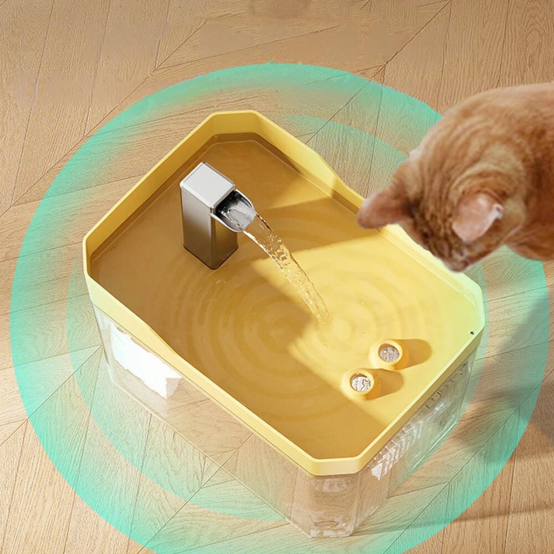 "Moderner Haustier Trinkbrunnen, weiß, mit stiller Pumpe und Filter; sorgt für frisches Wasser und passt in jedes Zuhause."