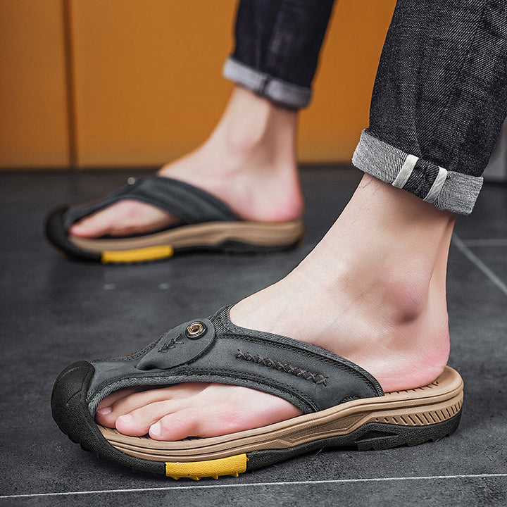 Orthopädische Herren Zehensandalen, schwarz, mit atmungsaktivem Design, rutschfeste Sohle und verstellbare Riemen.