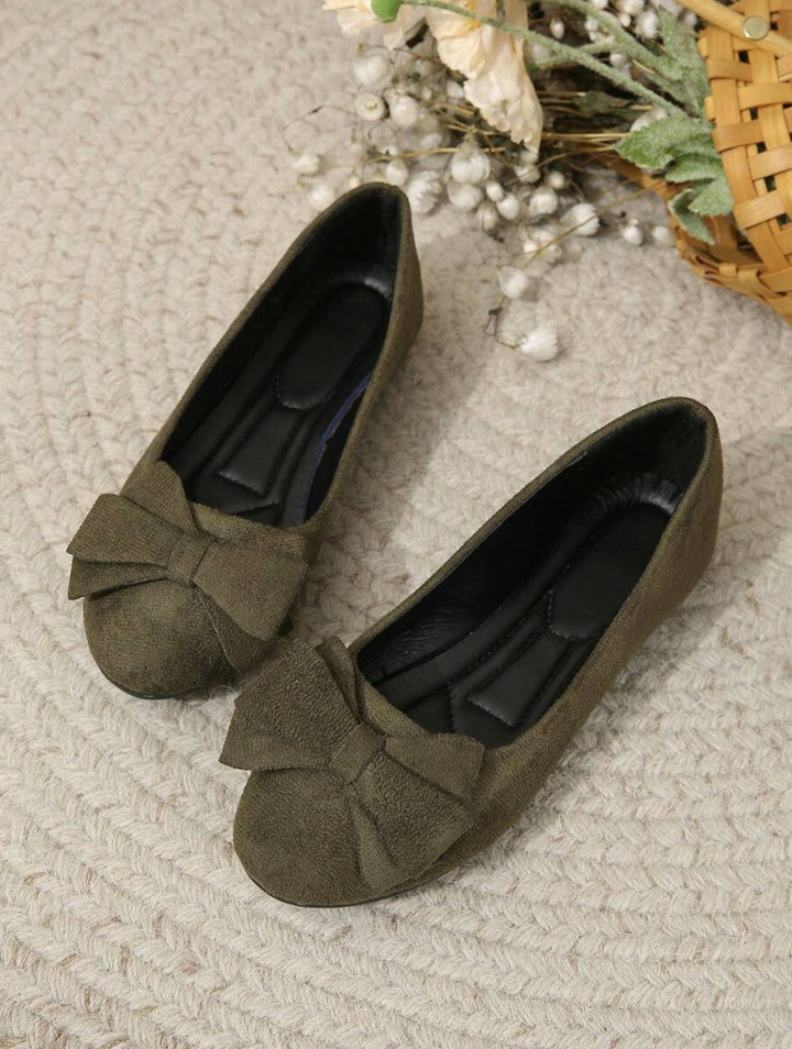 Orthopädische Komfortschuhe Burgunderrot, elegante Damen-Fußbekleidung, ideal für Fußschmerzprävention und stilvolles Design.