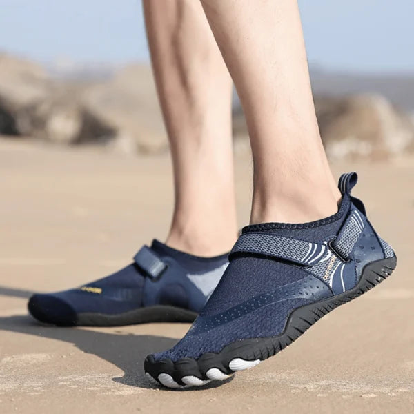 "Orthopädische Wasserschuhe, weiß-blau, mit rutschfester Sohle und verstellbarem Riemen, ergonomisches Design"