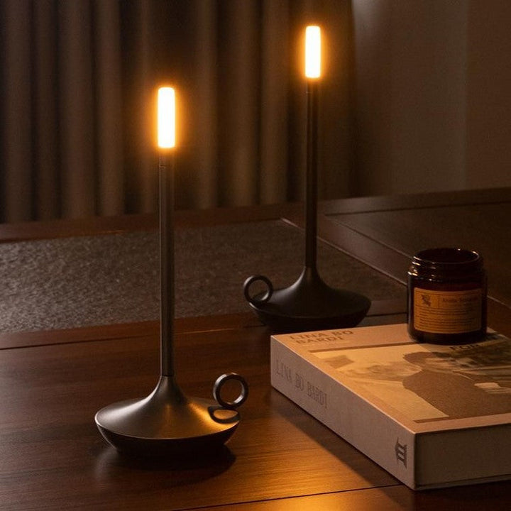 Elegante Tischlampe mit Dimmer und USB-Aufladung für jedes Zuhause