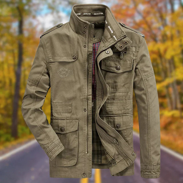 "Robuste Herrenjacke für Alltag, Abenteuer, robustes Material, eleganter Look, praktische Taschen, wetterbeständig"
