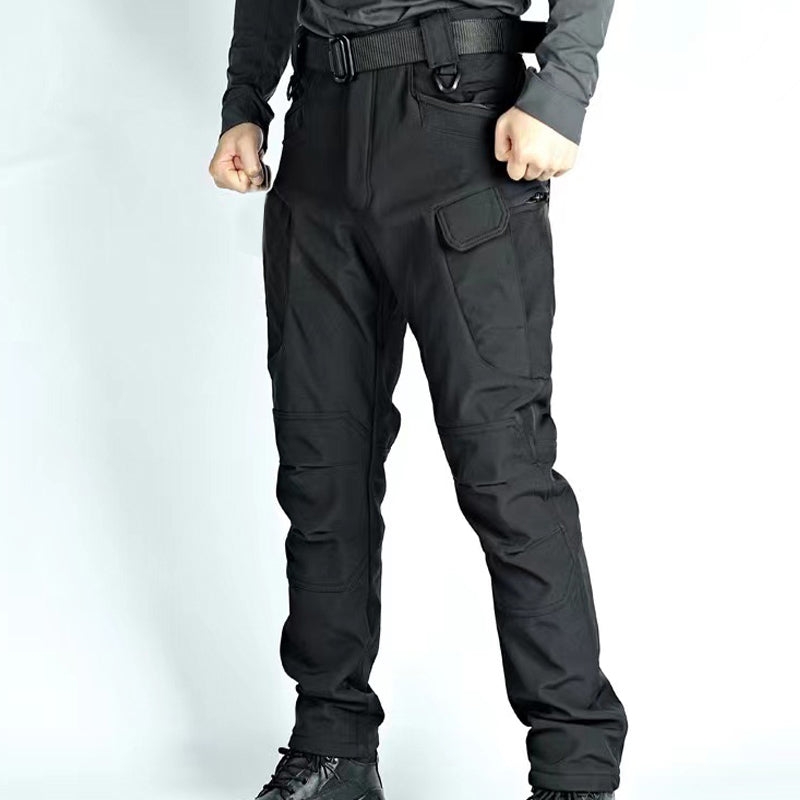 Robuste, wasserdichte Herren Wanderhose in Dunkelgrau mit mehreren Taschen, ideal für Outdoor-Abenteuer und Alltag.