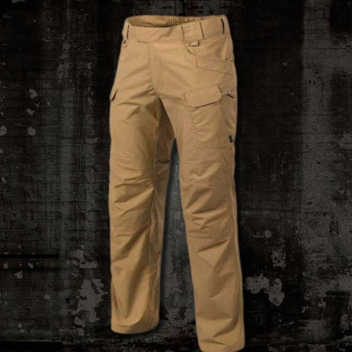 Robuste, wasserdichte Herren Wanderhose in Dunkelgrau mit mehreren Taschen, ideal für Outdoor-Abenteuer und Alltag.