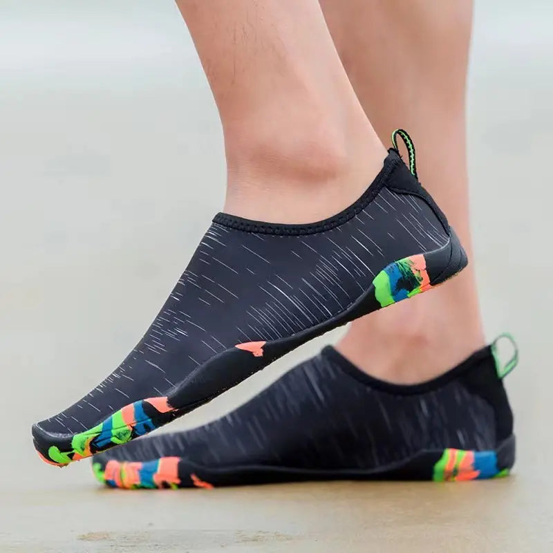 Rutschfeste Herren-Wasserschuhe in Blau; atmungsaktives, modernes Design ideal für den Strand, Größen 36-46.