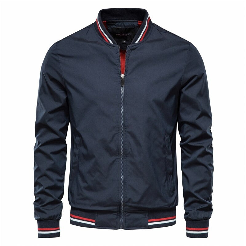 "Schwarze Herren Bomberjacke, stilvolles Design, zeitlose Eleganz, vielseitig für alle Jahreszeiten"