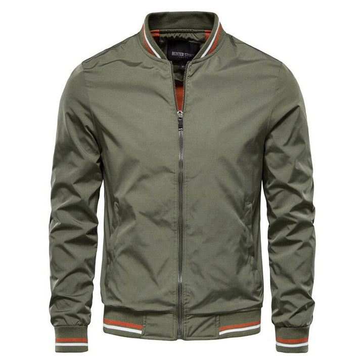"Schwarze Herren Bomberjacke, stilvolles Design, zeitlose Eleganz, vielseitig für alle Jahreszeiten"