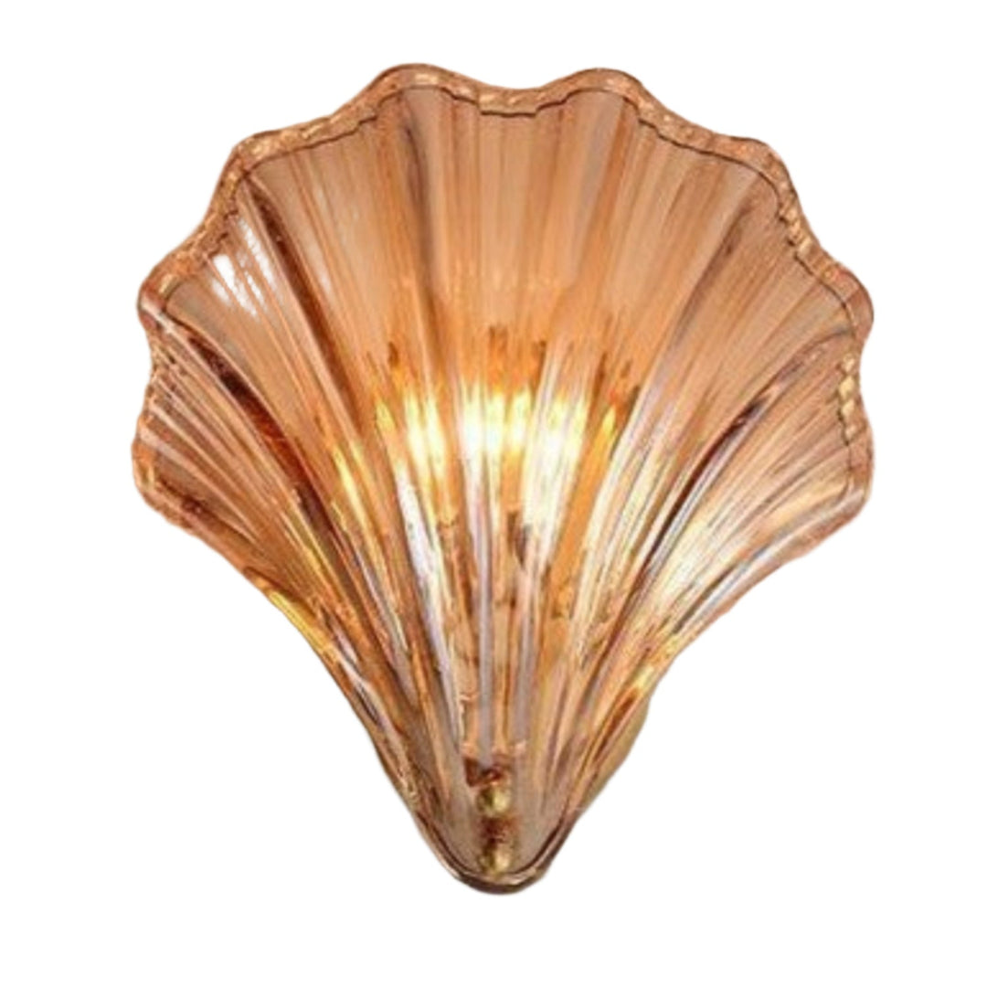Elegante Muschel-Wandleuchte für nautisches Ambiente