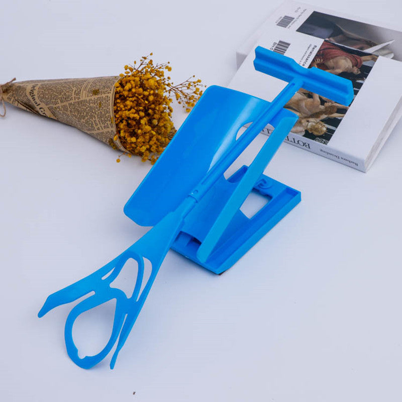 Socken Anzieh Hilfe für Senioren, ergonomisch geformt, einfaches Anziehen ohne Bücken, kompakt und tragbar.