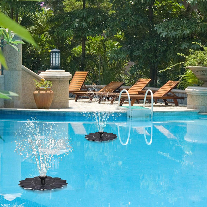 "Solarbetriebene Wasserfontäne im Blumen-Design, elegant im Garten oder Teich eingebettet, sprudelnder Wassereffekt"