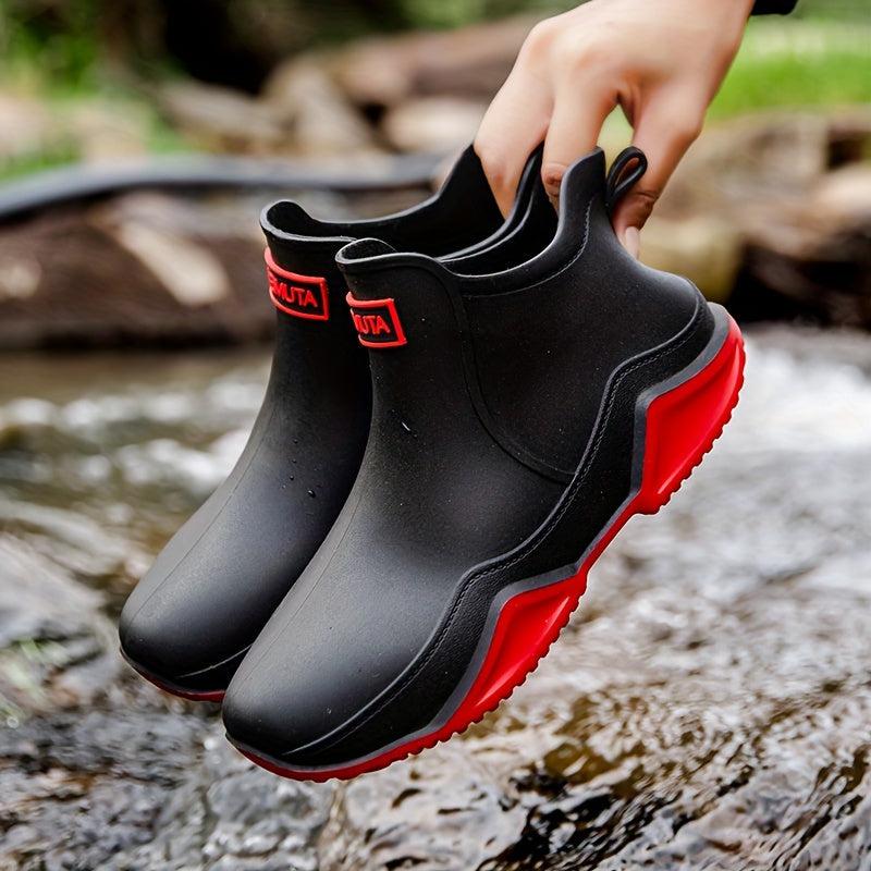 Stilvolle Damen-Regenstiefel, wasserdicht, minimalistisches Design, Slip-On-Stil, ideal für regnerische Tage.
