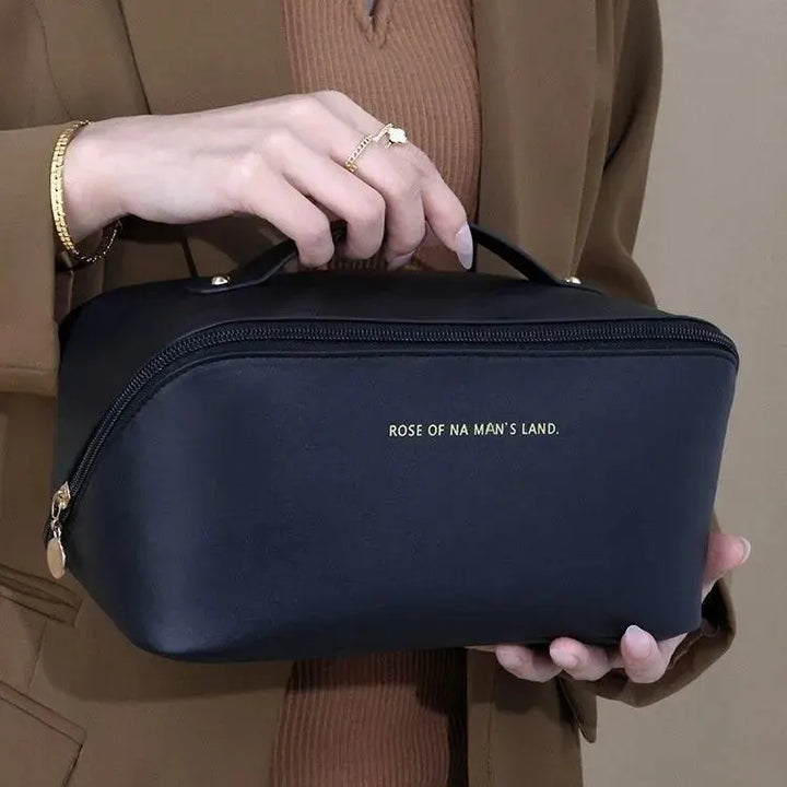 Stilvolle, reisefreundliche Kosmetiktasche mit Reißverschluss, elastischen Fächern und elegantem Design für Make-up-Organisat