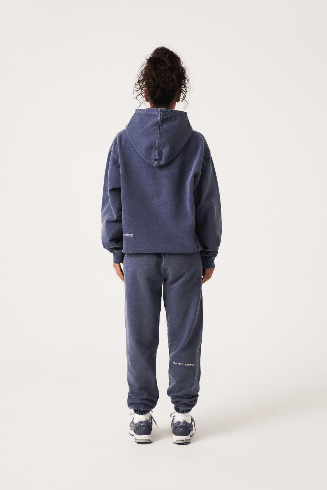 Stilvoller Kapuzenpullover für Damen, vielseitig, zeitloses Design, ideal für jede Jahreszeit, gemustert und bequem.
