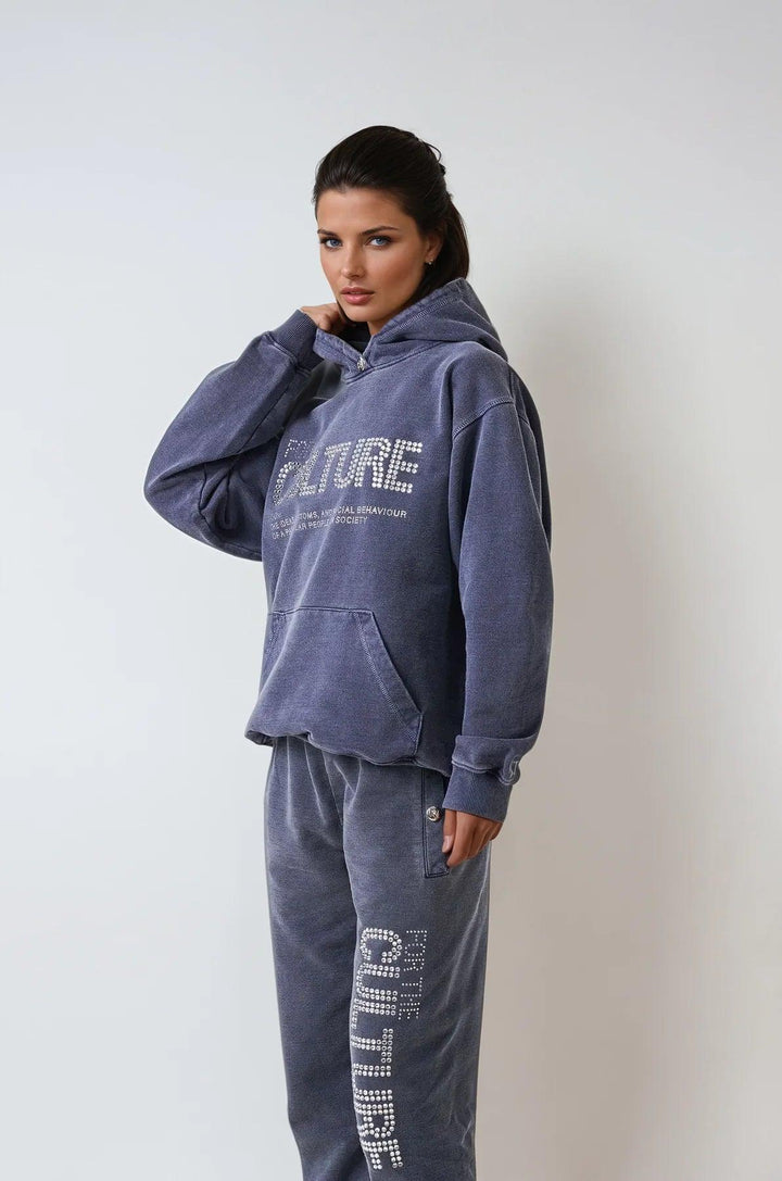 Stilvoller Kapuzenpullover für Damen, vielseitig, zeitloses Design, ideal für jede Jahreszeit, gemustert und bequem.