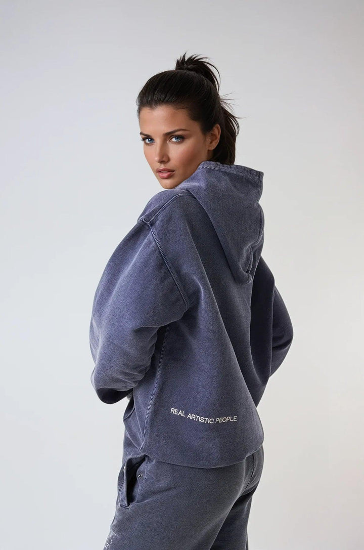 Stilvoller Kapuzenpullover für Damen, vielseitig, zeitloses Design, ideal für jede Jahreszeit, gemustert und bequem.