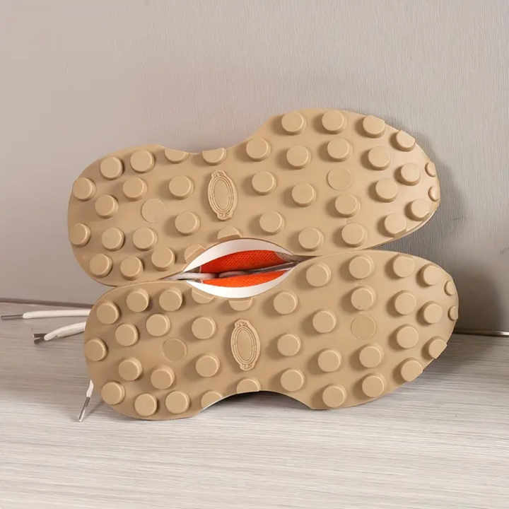 "Stylische Damen Farbblock Sneakers aus Kunstleder, Detailansicht der farblichen Kontraste, ideal für Alltag und Freizeit."