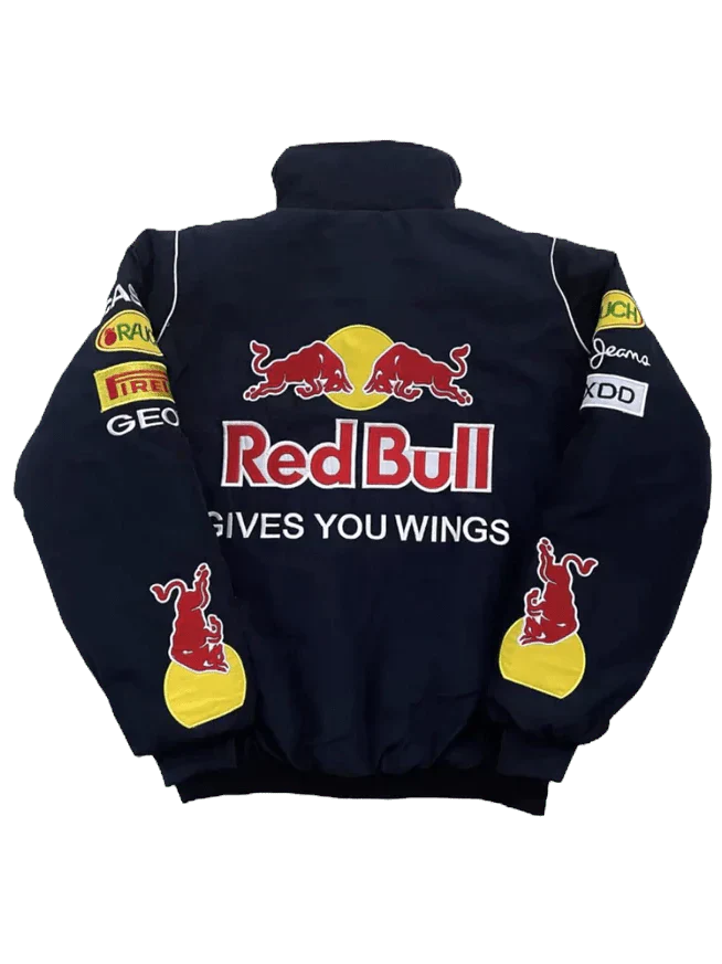 "Stylische rote Damenjacke im sportlichen Design mit markantem Logo, vielseitig kombinierbar und komfortabel."