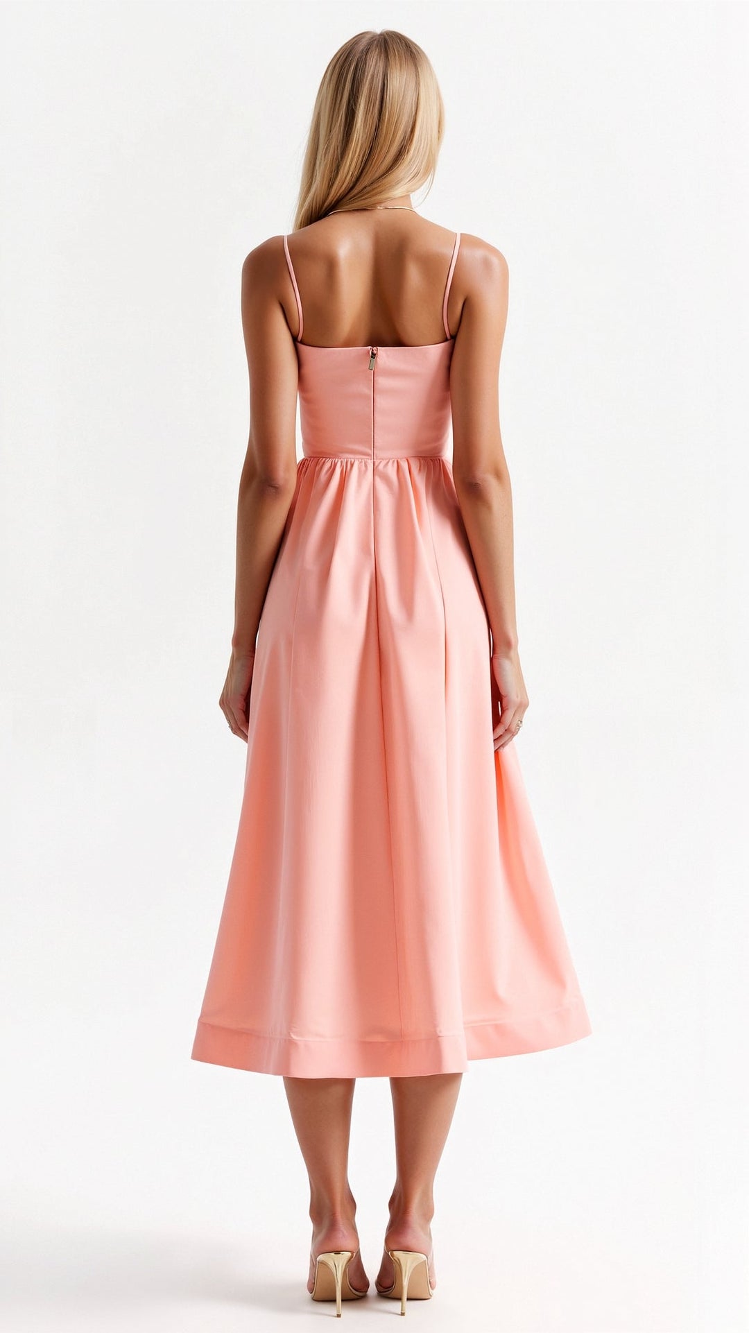 "Tamera Fließendes Midikleid, elegantes Design, hellblau, Midi-Länge, leichter Stoff, feminin und stilvoll."