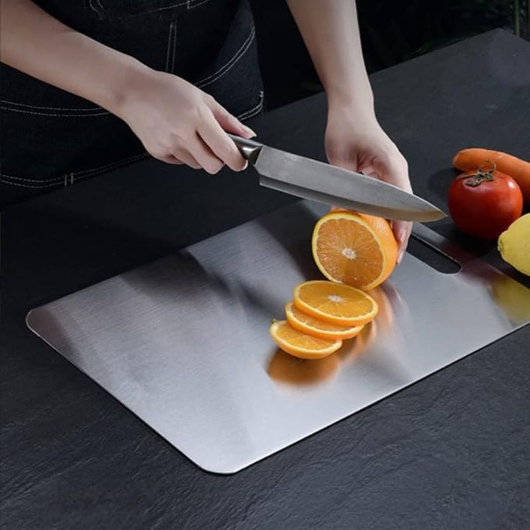Titanium Schneidebrett, robust und hygienisch, modernes Design, antibakteriell, ideal für Küchenarbeiten, langlebig.