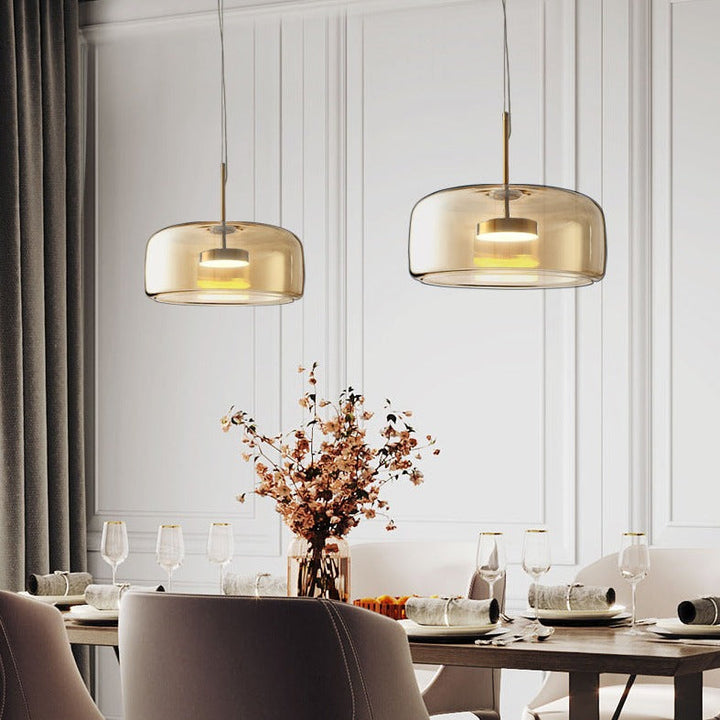 Elegante Glas-Pendelleuchte für Wohn- und Essbereiche