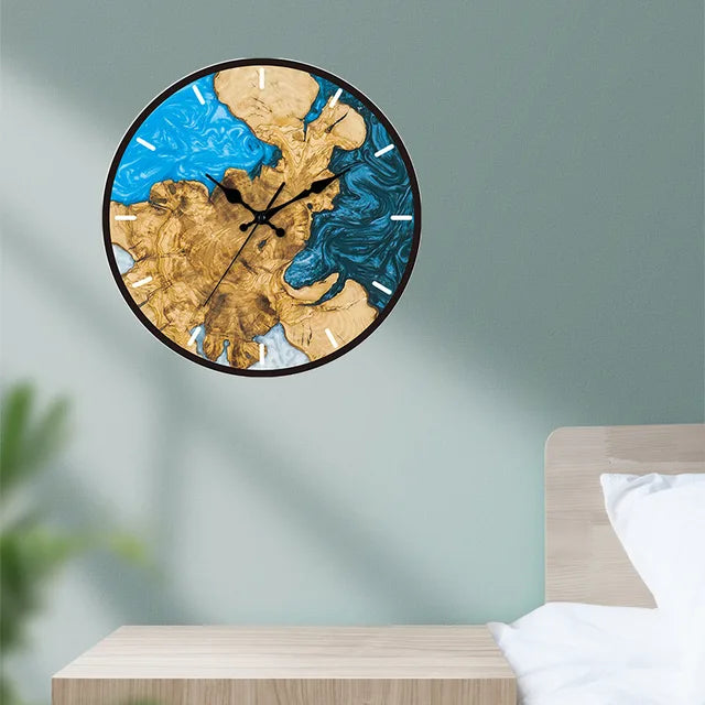 Transparente Acryl Wanduhr, modernes Design, minimalistisches Zifferblatt; leises Uhrwerk, klare Linien, einfache Montage.