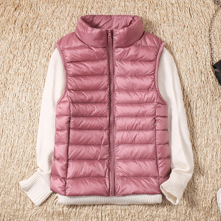Ultraleichte Damen Daunenweste, elegant violett, winddicht, vielseitig kombinierbar, ideal für kalte Tage und lässige Ausflüg