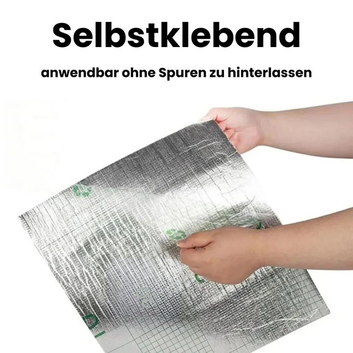 "Universeller Katzen Kratzschutz beige auf Couch, schützt Möbel vor Kratzern, einfach anzuwenden, anpassbar, unauffällig."