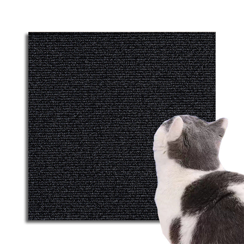 "Universeller Katzen Kratzschutz beige auf Couch, schützt Möbel vor Kratzern, einfach anzuwenden, anpassbar, unauffällig."