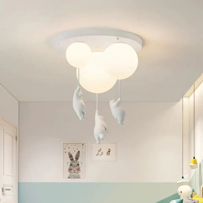 "Verspielte Kinder-Deckenlampe mit Bär- und Ballonmotiv, perfekte Beleuchtung für fantasievolle Atmosphären im Kinderzimmer."