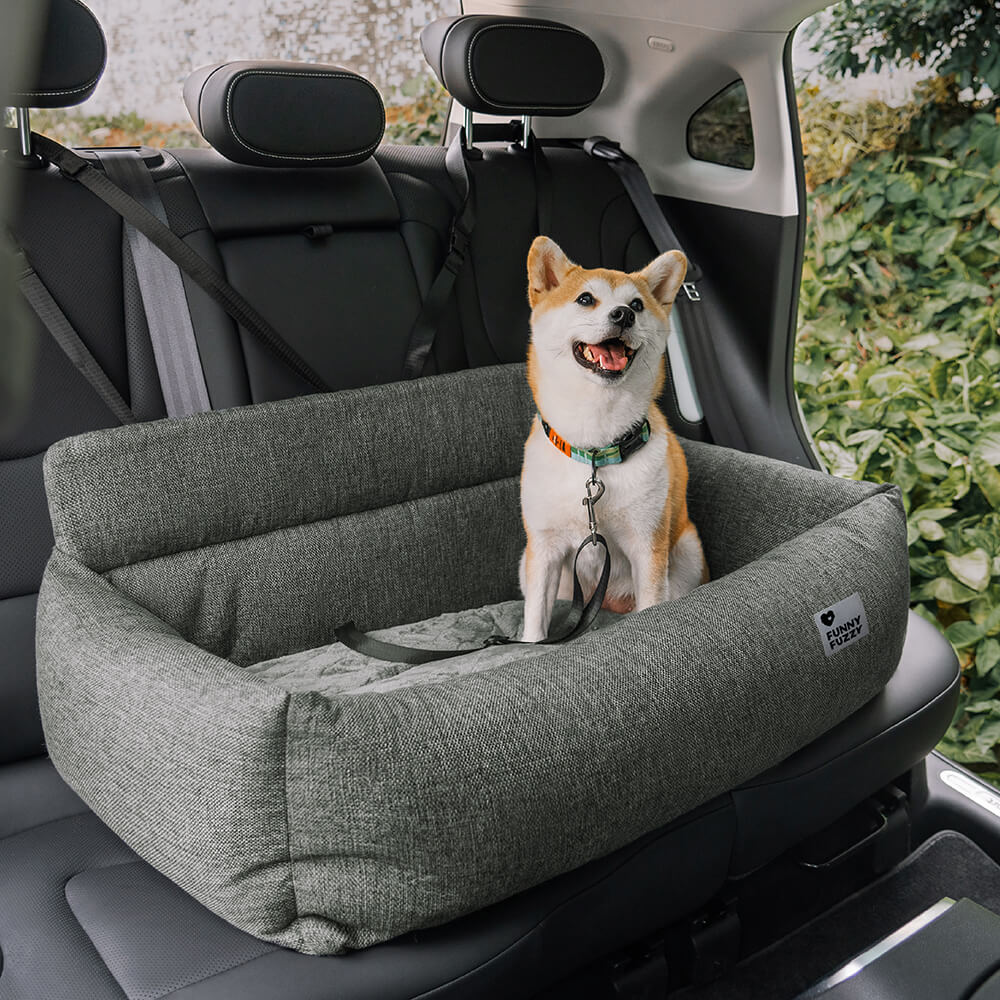 "Waschbarer Hundeautositz mit rutschfestem Boden, großem Platzangebot, Stoßdämpfung und maschinenwaschbarem Bezug."