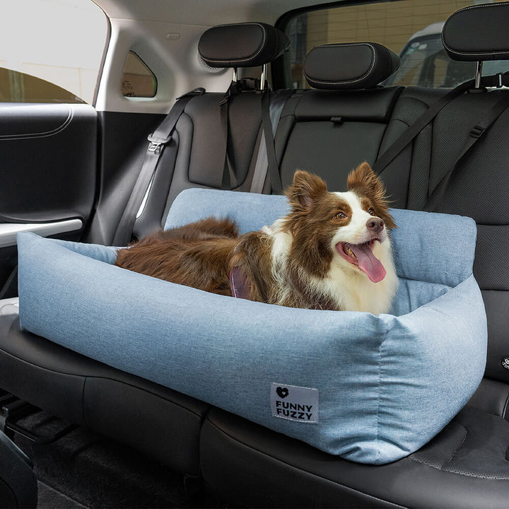 "Waschbarer Hundeautositz mit rutschfestem Boden, großem Platzangebot, Stoßdämpfung und maschinenwaschbarem Bezug."